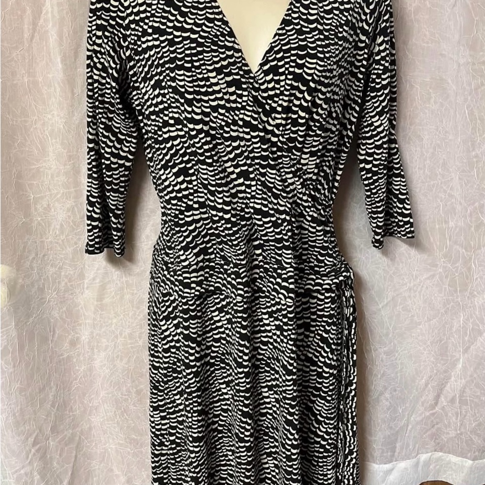 Max Studio Black and White Ruched Wrap Dress